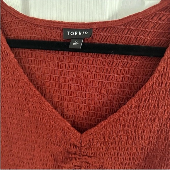 Size 0X Torrid Gauze Eyelit Burnt Orange Shirt - Picture 7 of 7